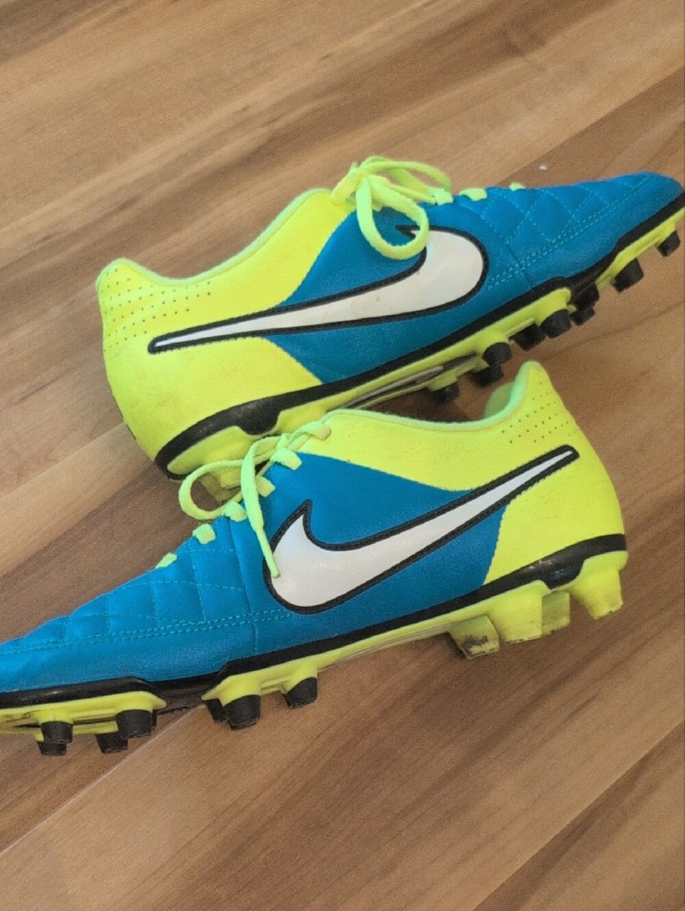 Nike Teal and Yellow Soccer Cleats - Picture 2 of 7